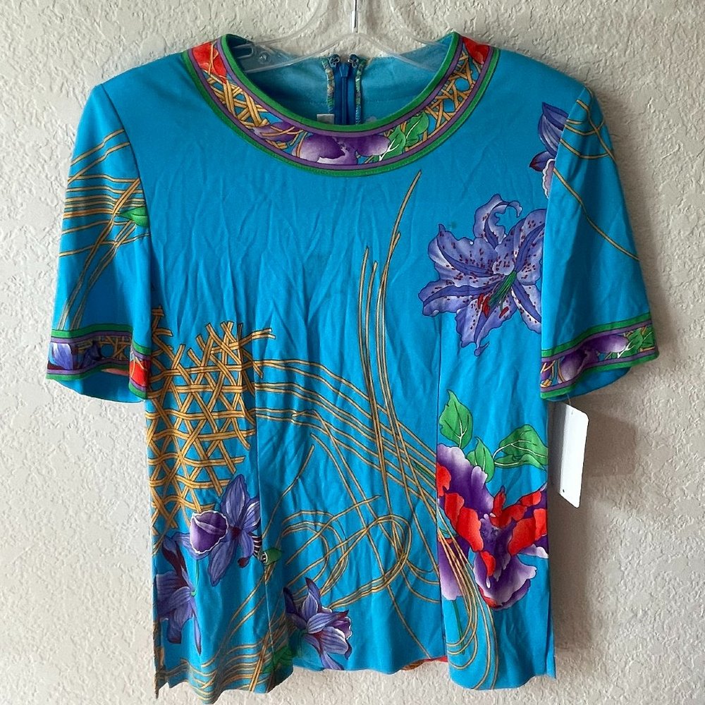 Blue Floral Print Short Sleeve Zip Back